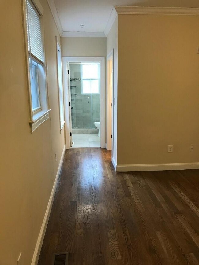 Building Photo - 5 bedroom in Jamaica Plain MA