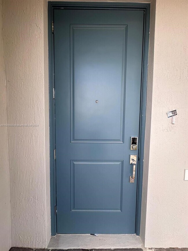 Foto del edificio - 17182 SW 1st Ct