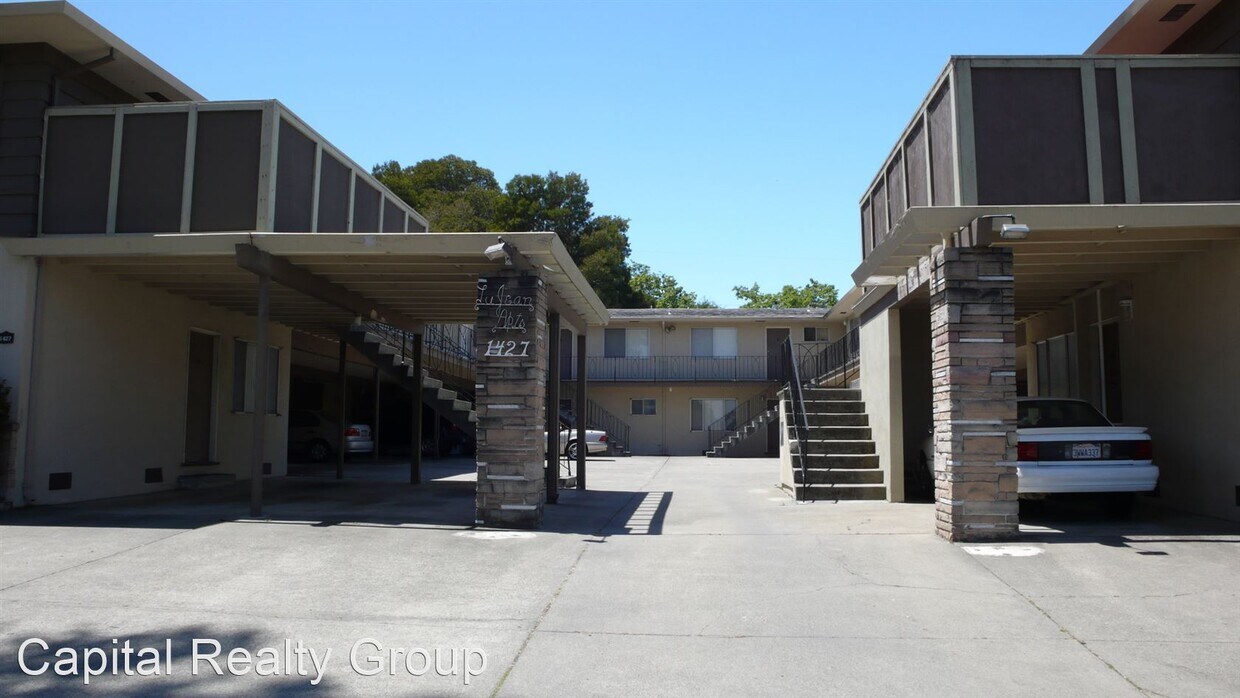 Primary Photo - 1427 El Camino Real