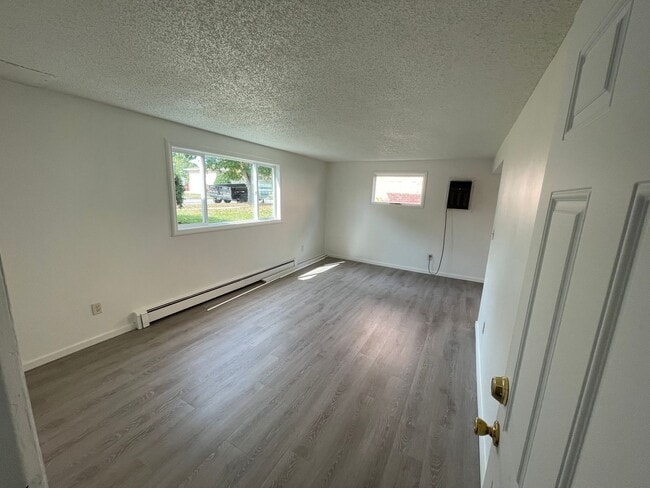 Building Photo - 1340 4th Ave SW