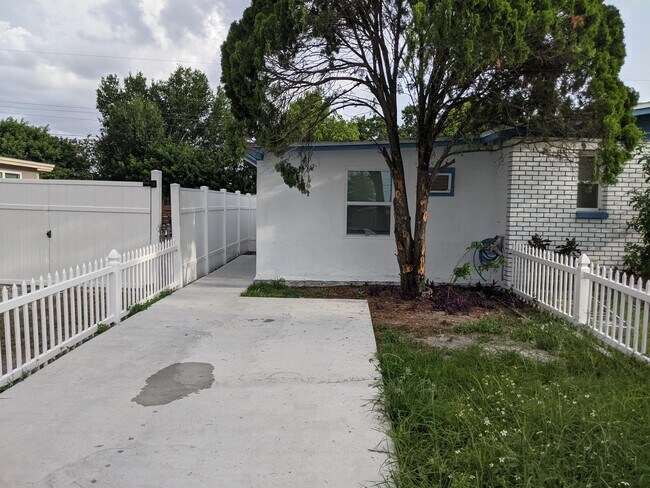 Foto del edificio - 4853 W Minnehaha St