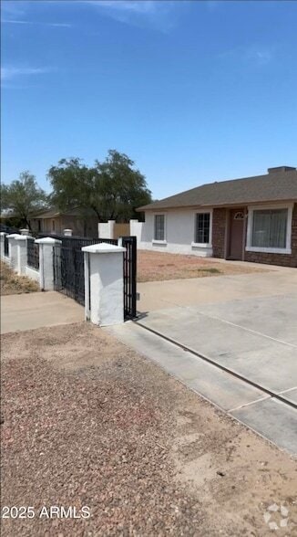 Building Photo - 3935 N Del Monte Dr