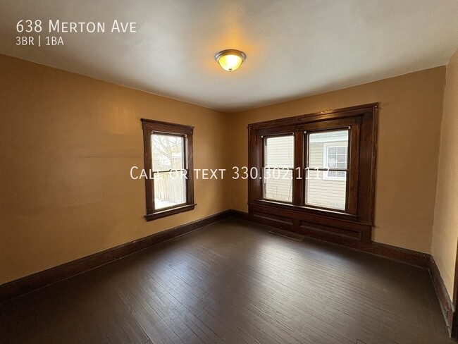 Building Photo - Three bedroom one bathroom home for rent