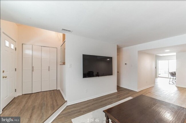 Building Photo - 5002 Shannon Ct