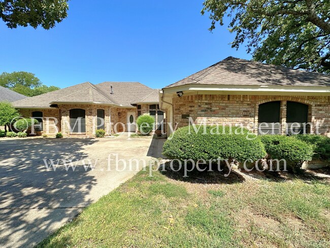 Foto del edificio - Charming 3 Bedroom, 2.5 Bathroom Home in A...