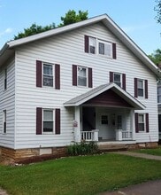 Building Photo - 624 S Fess Ave