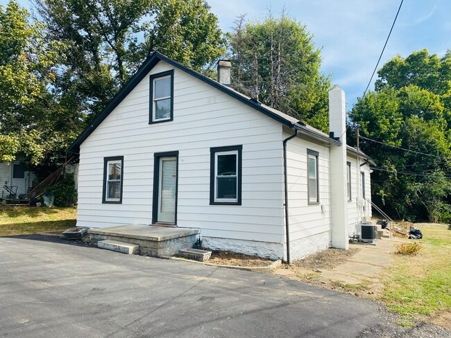 Photo - 1556 King Ave Rd House