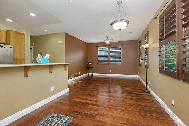 Foto del edificio - ***VISTA***2 BED 2 BATH***PET-FRIENDLY***2...