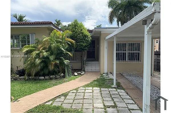 Foto del edificio - 800 SW 25th Rd