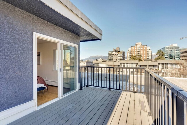 Photo du bâtiment - 1550 W 11th Ave