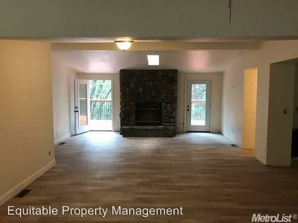 Building Photo - 20630 Cedar View Dr
