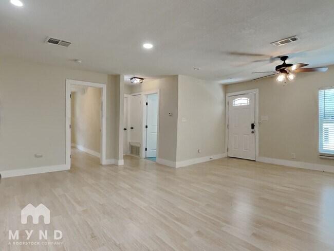 Building Photo - 115 Fredonia St