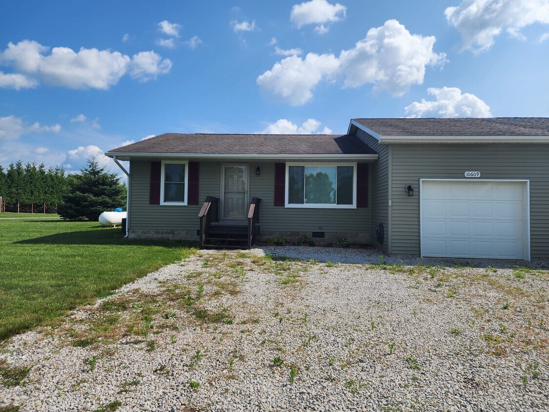 Primary Photo - 10609 E Lovejoy Rd