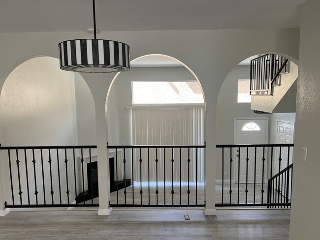 Building Photo - Spacious-Bright 3 Bedroom 2.5 Two story Ba...