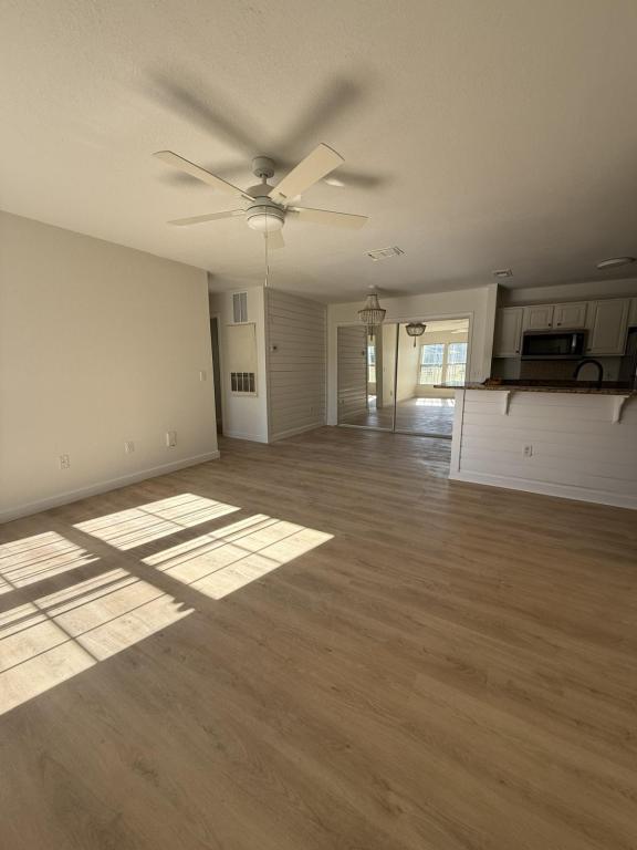 Foto del edificio - 1001 Lighthouse Rd