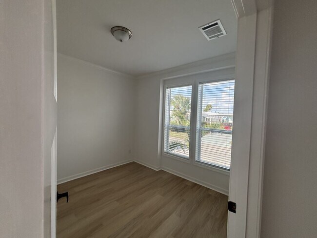 Foto del edificio - 980 E Nogoya Ave