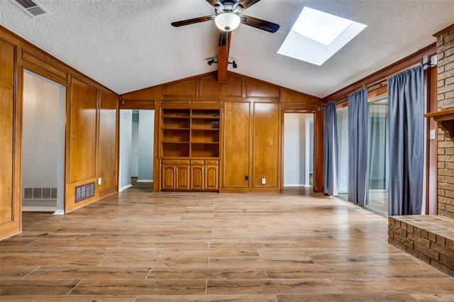 Building Photo - 1414 Woodcreek Dr