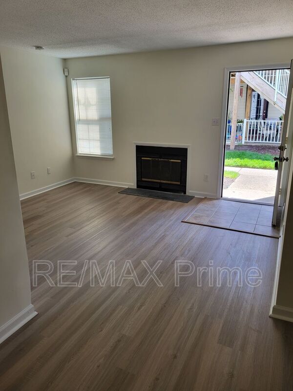 Building Photo - 609 Zephyr Ct