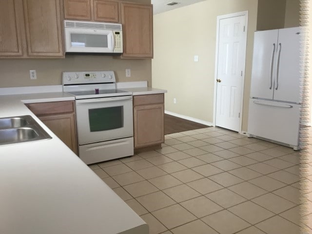 Foto del edificio - 16136 Shawnee Trl