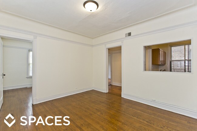 Building Photo - 1354 W Berwyn Ave