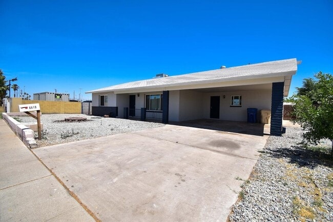 Photo - 6819 N 64th Ave House