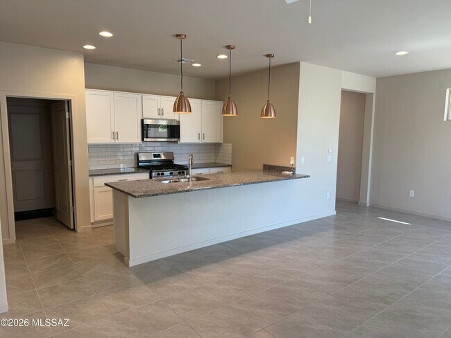 Foto del edificio - 8829 N Sherry Cervi Wy