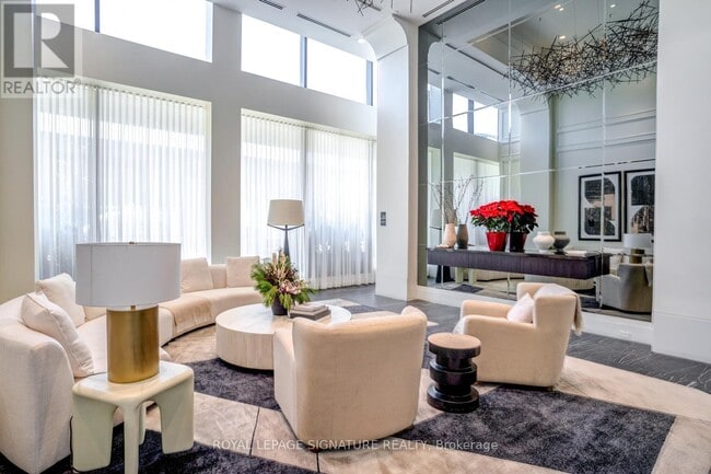 Photo du bâtiment - 33 Frederick Todd Wy