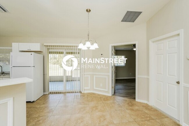 Building Photo - 820 SW 11th Pl