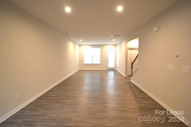 Foto del edificio - 1200 Harkey Creek Dr