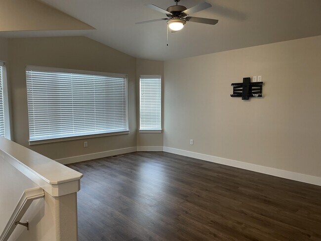 Building Photo - 1523 Rancho Vista Ave