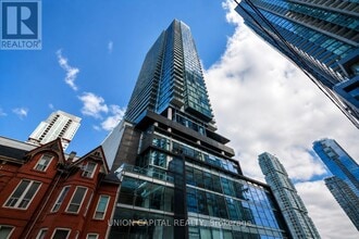 Building Photo - 290 Adelaide St W