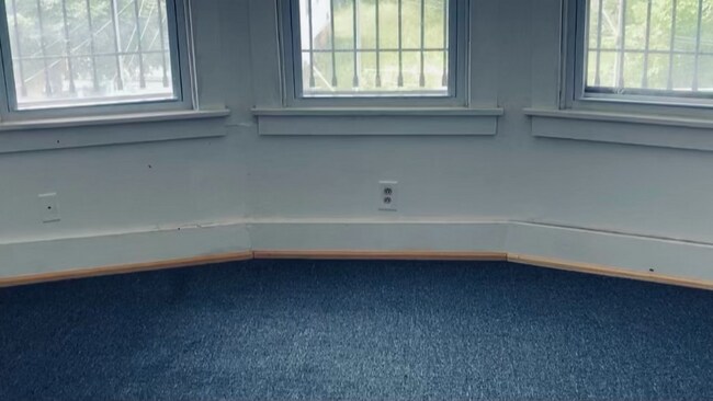 Building Photo - 8 Schreck Ave