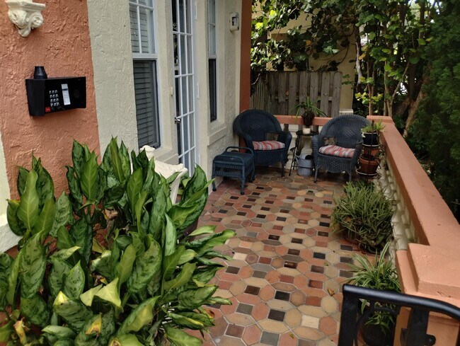 Foto del edificio - 2870 Pine Tree Dr