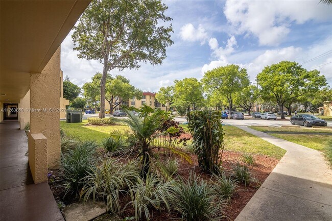 Foto del edificio - 3490 Foxcroft Rd