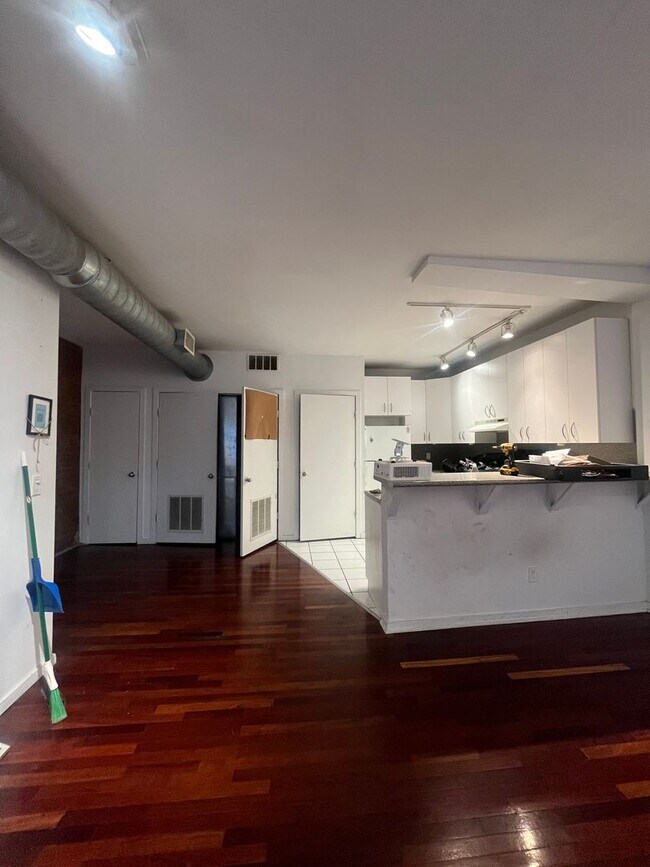 Foto del edificio - 4255 Main St