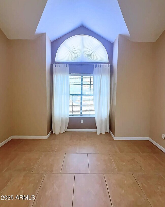 Foto del edificio - 16215 N 16th St