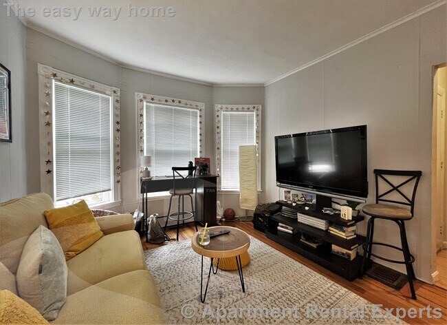 Foto del edificio - 69 Raymond Ave