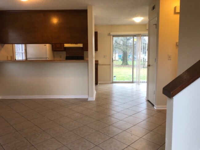 Foto del edificio - 6714 Woodwedge Dr