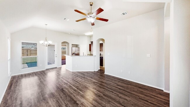 Building Photo - 812 Mockingbird St