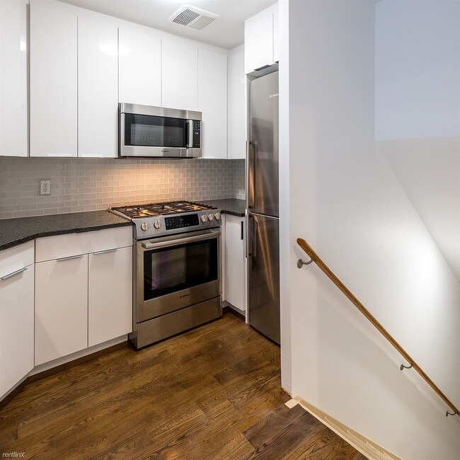 Foto del edificio - 689 Leonard St