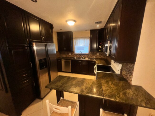 Foto del edificio - 3651 NE 14th Ave