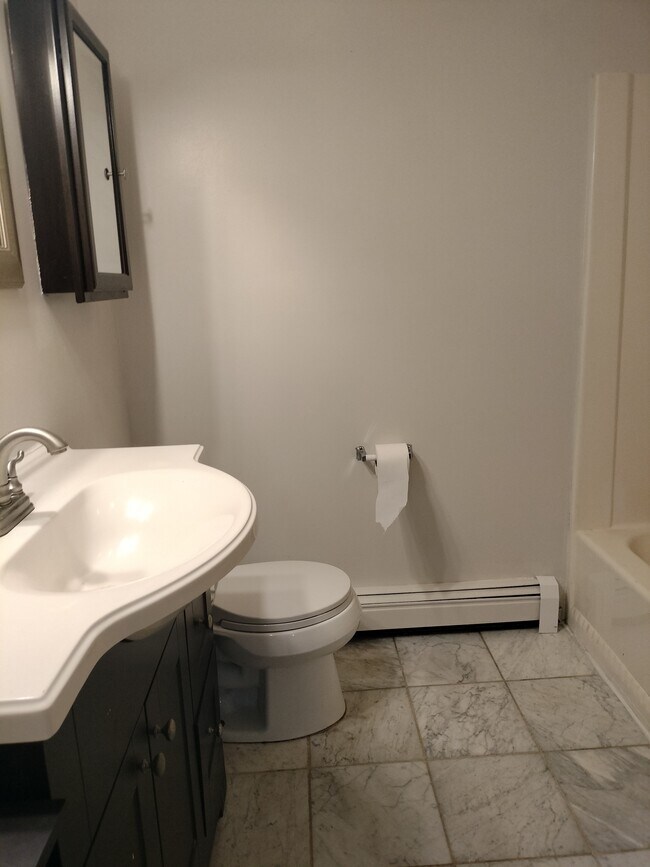 Foto del edificio - 107 Martha Ave