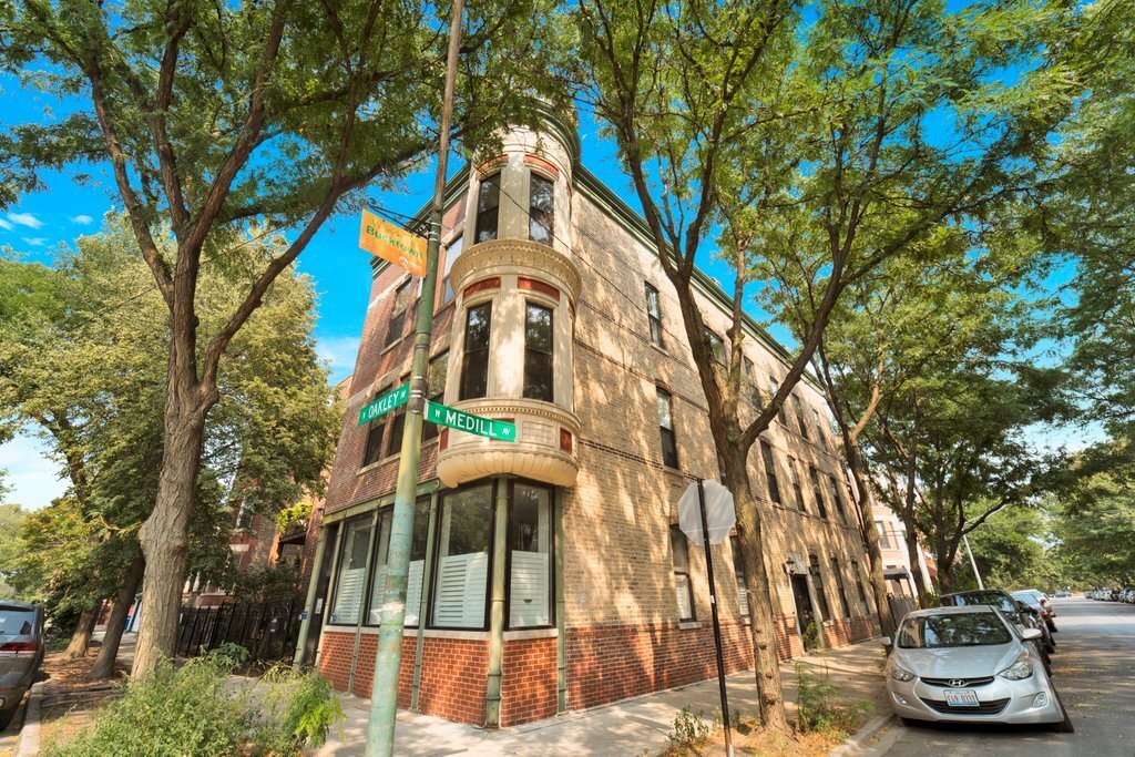 Primary Photo - 2329 N Oakley Ave