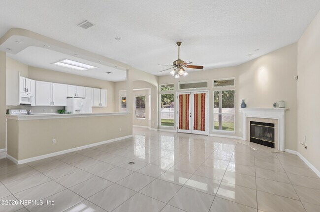 Building Photo - 2070 Thornhill Drive