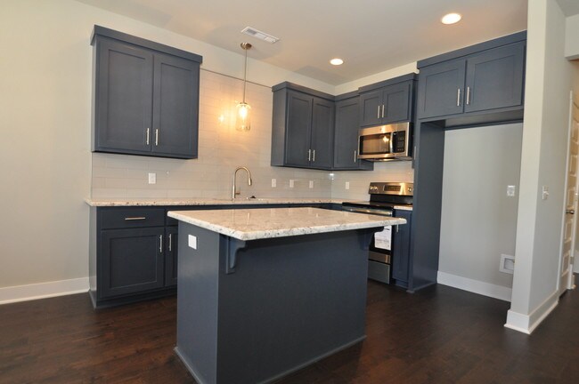 Building Photo - 2035 S Florida Way