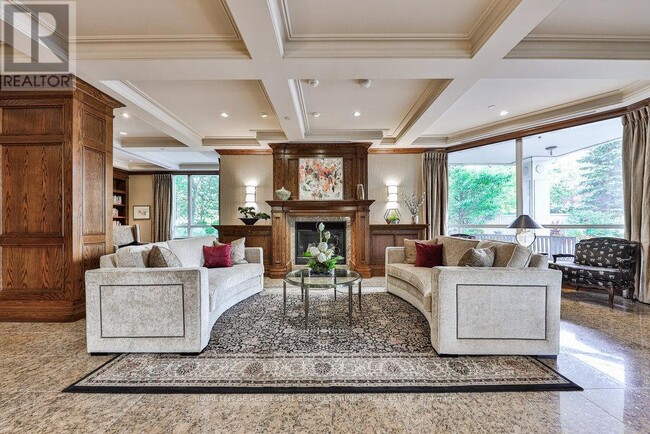 Photo du bâtiment - 1900 The Collegeway