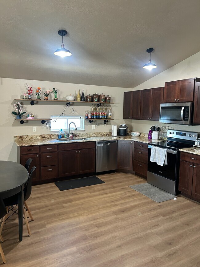 Foto del edificio - 450 N Montana St