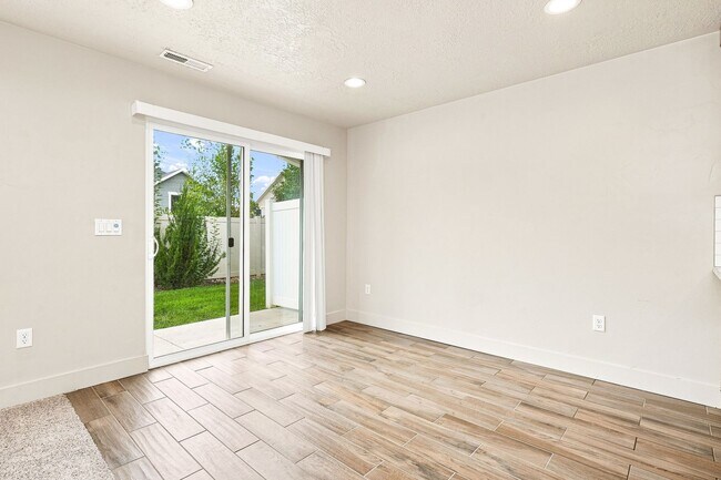 Foto del edificio - 6511 S Liberty Way