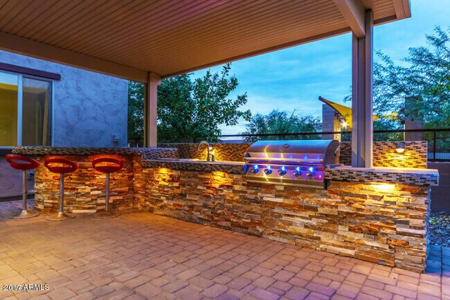 Building Photo - 1484 E Hummingbird Way