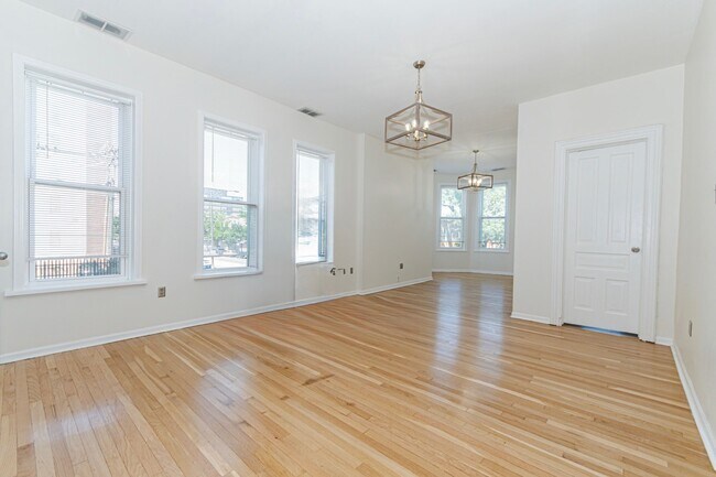 Foto del edificio - 1024 N Western Ave